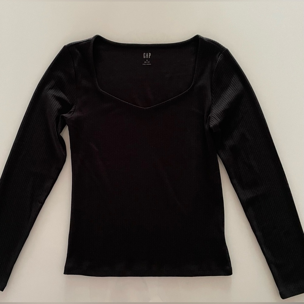 Gap Sweetheart Neckline Black Rib Long Sleeve Tee - Size Medium - Worn Once EUC